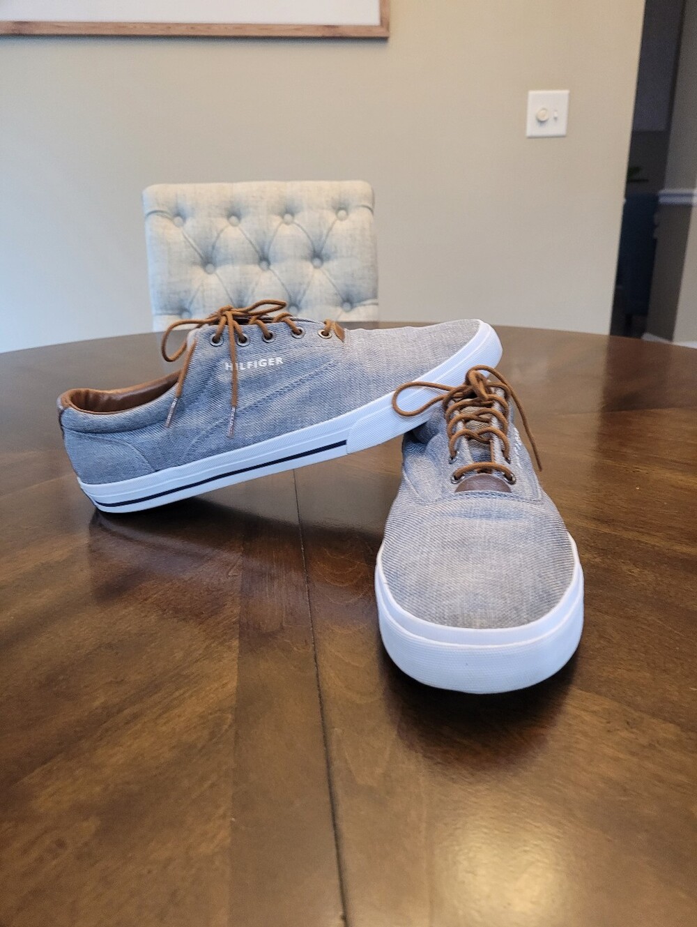 Tommy Hilfiger Gray Canvas Low-Profile Sneakers with Brown Accents Size 10.5